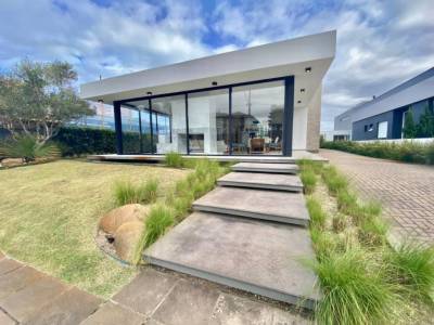 Casa em Condomínio 4 dormitórios em Xangri-lá | Ref.: 10182